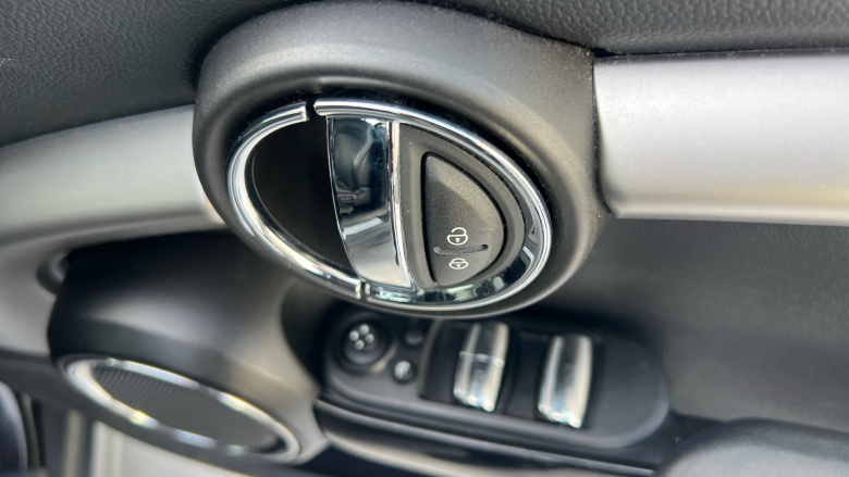 MINI Convertible 2.0 Cooper S Exclusive II 2dr Auto Petrol Convertible